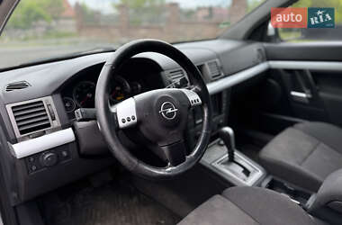 Седан Opel Vectra 2004 в 