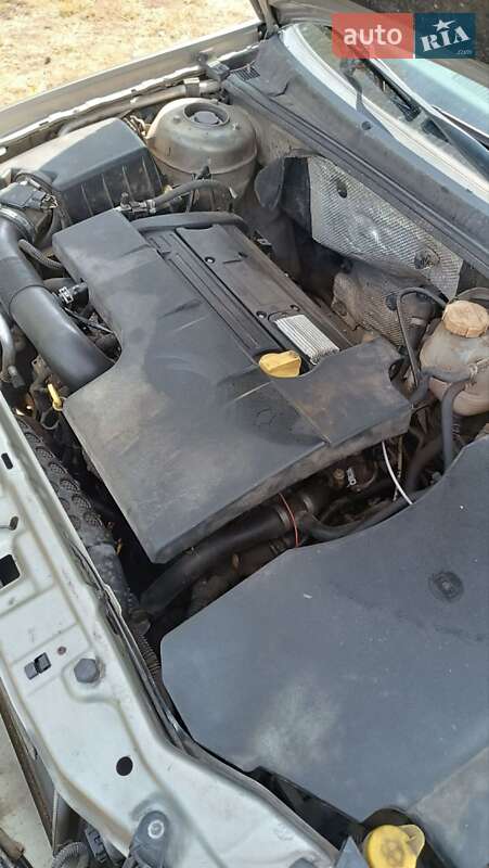 Седан Opel Vectra 2003 в Олександрівці