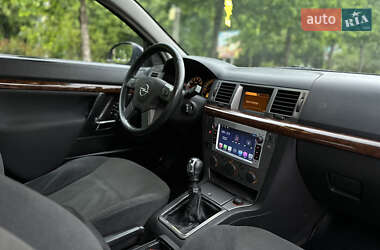 Седан Opel Vectra 2004 в 