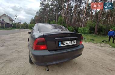 Седан Opel Vectra 1997 в Глинном