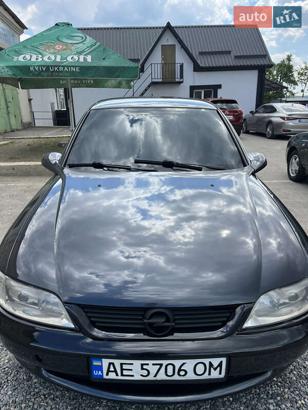Седан Opel Vectra 1996 в Ямполі
