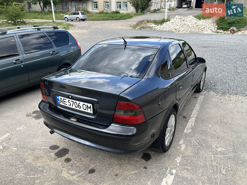 Седан Opel Vectra 1996 в Ямполі