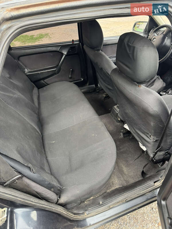 Седан Opel Vectra 1991 в Олександрії