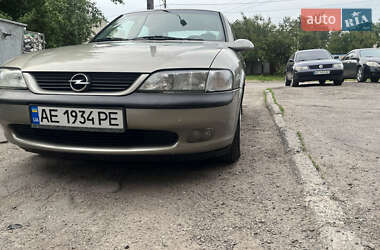 Седан Opel Vectra 1996 в Днепре
