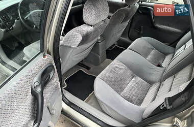 Седан Opel Vectra 1996 в 