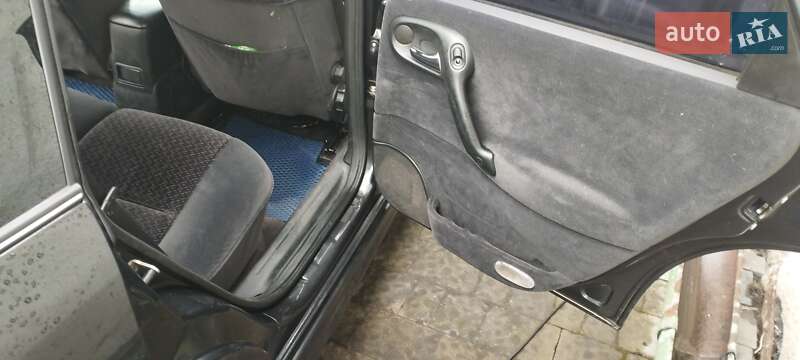 Ліфтбек Opel Vectra 2000 в Городку
