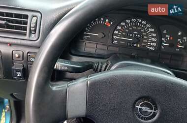 Седан Opel Vectra 1992 в 