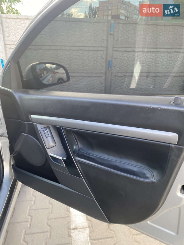 Седан Opel Vectra 2005 в Кривом Роге