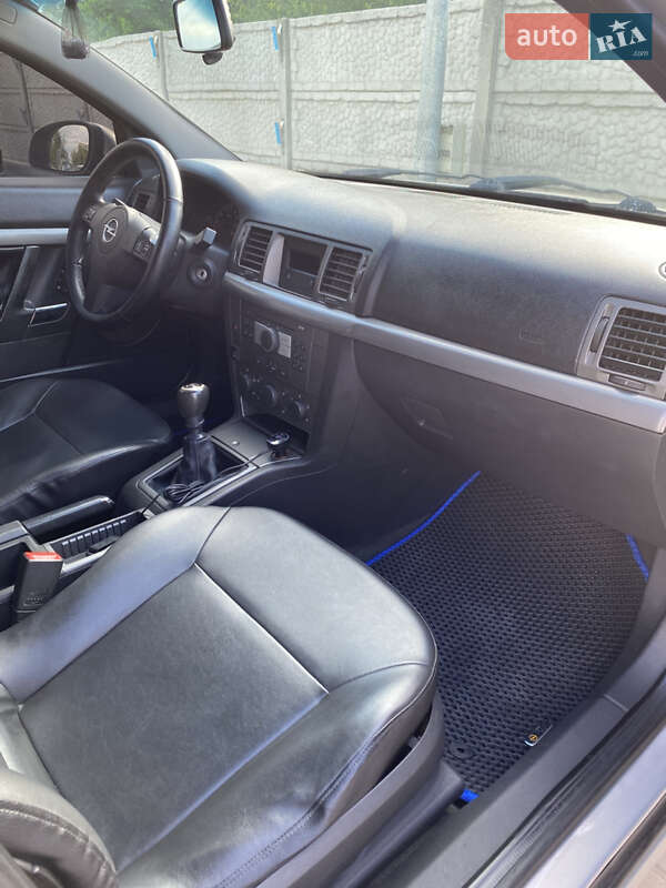 Седан Opel Vectra 2005 в Кривом Роге