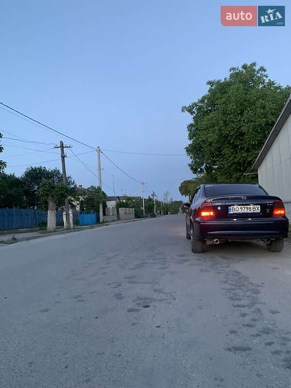 Седан Opel Vectra 2000 в Скалате
