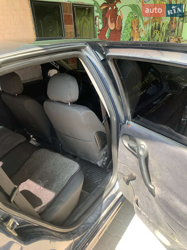 Седан Opel Vectra 2000 в Скалате