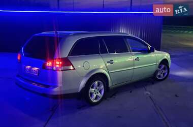 Универсал Opel Vectra 2004 в 