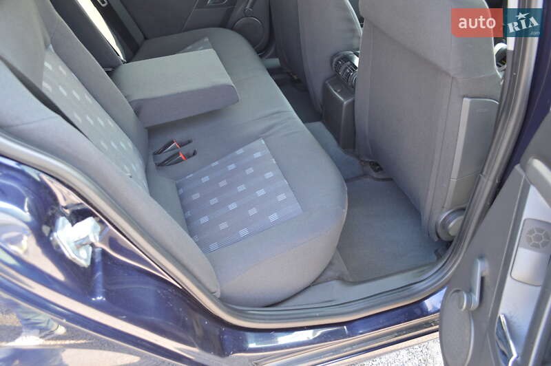 Седан Opel Vectra 2006 в Кропивницком