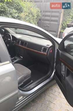 Седан Opel Vectra 2004 в 
