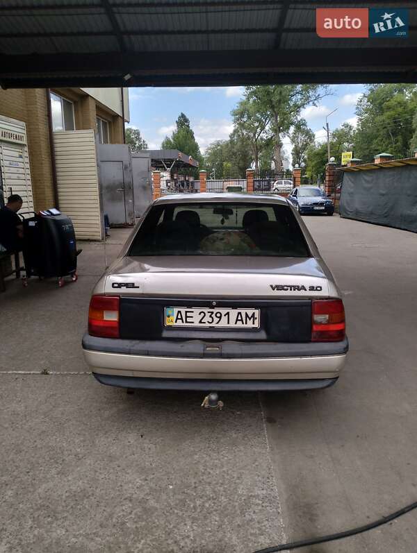 Седан Opel Vectra 1992 в Днепре