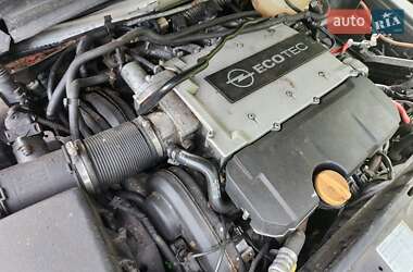 Седан Opel Vectra 2005 в 