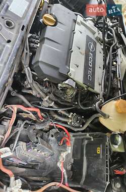 Седан Opel Vectra 2005 в 