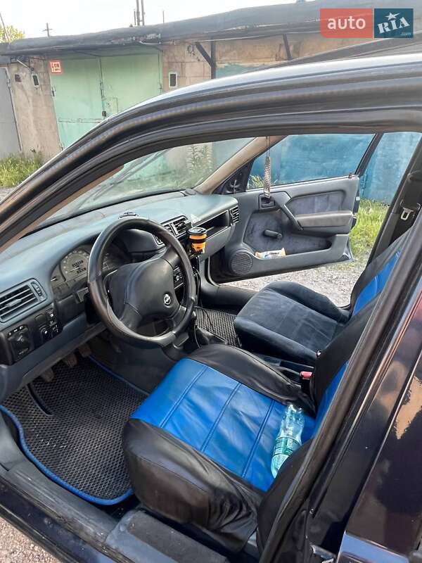 Седан Opel Vectra 1990 в Днепре