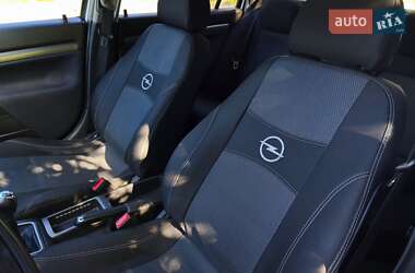 Седан Opel Vectra 2005 в 