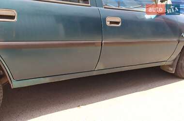 Седан Opel Vectra 1995 в 
