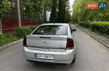 Седан Opel Vectra 2004 в 