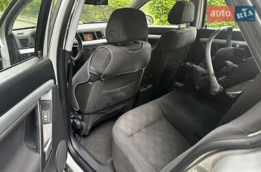 Седан Opel Vectra 2004 в 
