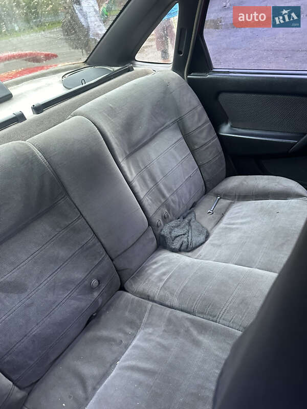 Седан Opel Vectra 1989 в Львові