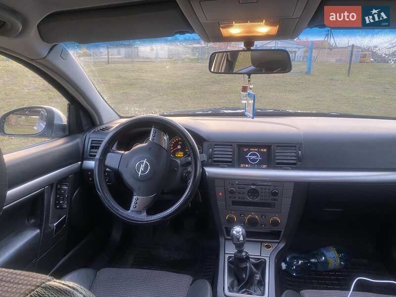 Лифтбек Opel Vectra 2003 в Тальном