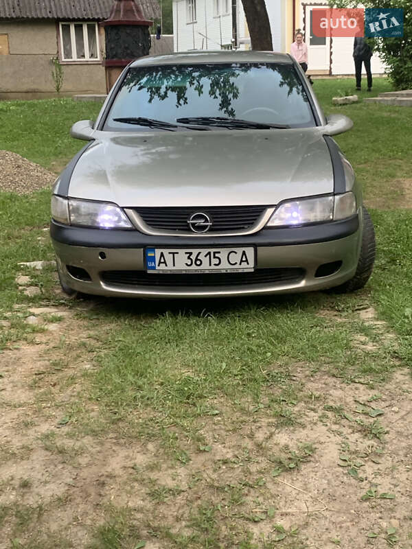 Седан Opel Vectra 1996 в Яворове