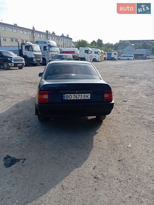 Седан Opel Vectra 1990 в Тернополе