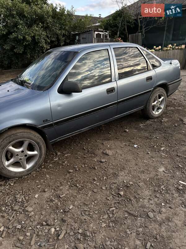Седан Opel Vectra 1989 в Новодністровську