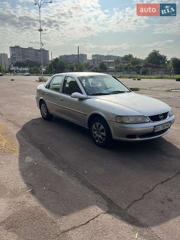 Седан Opel Vectra 2000 в Харькове