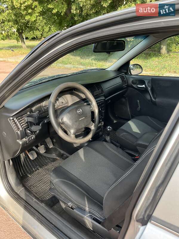 Седан Opel Vectra 2000 в Харькове