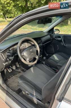 Седан Opel Vectra 2000 в 