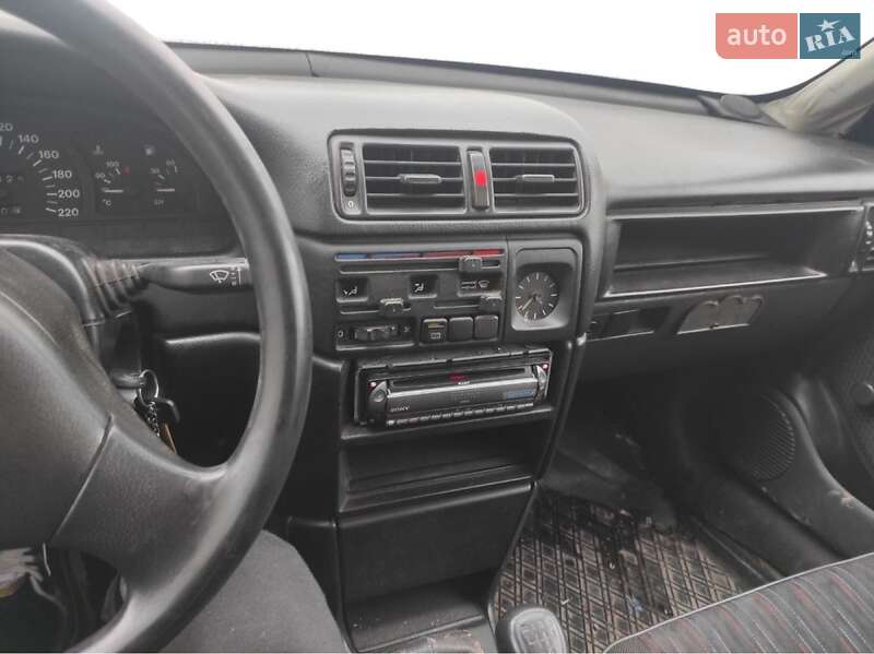 Седан Opel Vectra 1990 в Львове