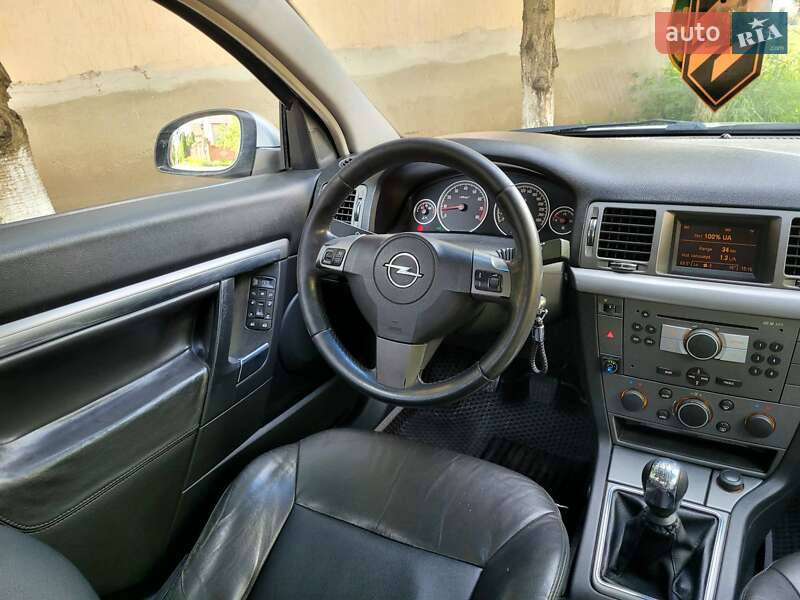 Седан Opel Vectra 2005 в Хмельницком