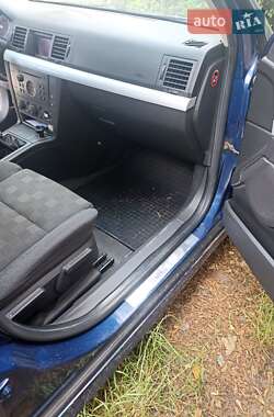 Лифтбек Opel Vectra 2003 в 
