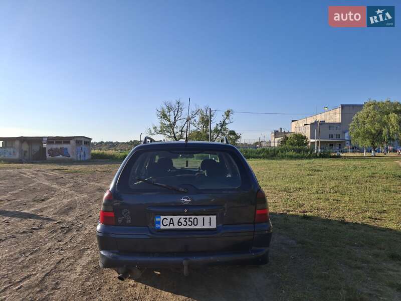 Универсал Opel Vectra 2001 в Овидиополе