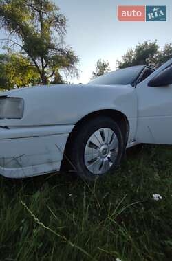 Седан Opel Vectra 1990 в Хусте