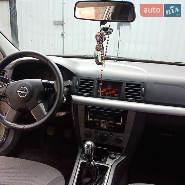 Седан Opel Vectra 2003 в Покрове