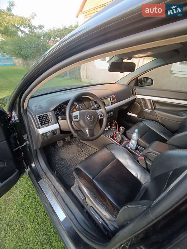 Универсал Opel Vectra 2005 в Луцке