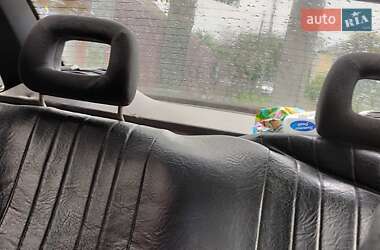 Седан Opel Vectra 1989 в Хусте