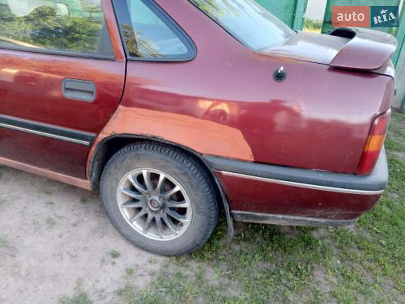 Седан Opel Vectra 1992 в Березані