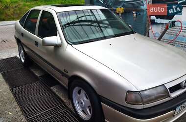 Лифтбек Opel Vectra 1993 в 