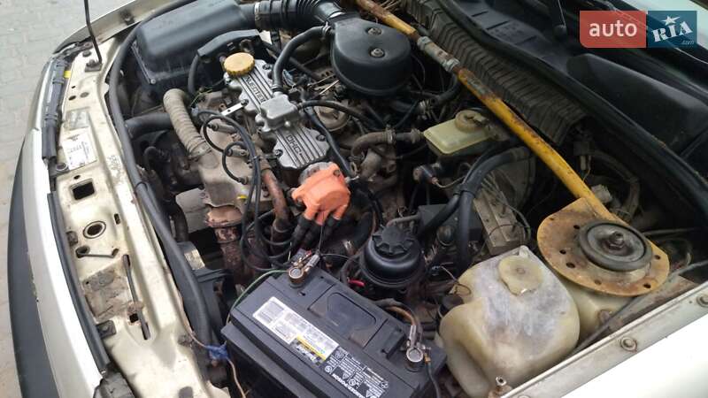Лифтбек Opel Vectra 1993 в Львове