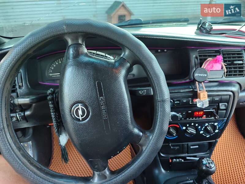 Седан Opel Vectra 1996 в Миколаєві