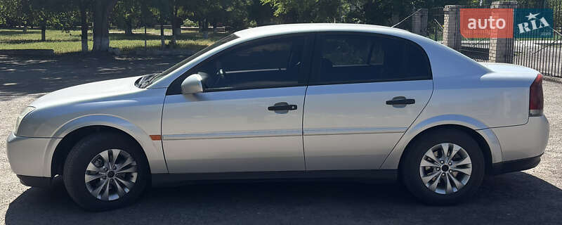 Седан Opel Vectra 2004 в Новом Буге