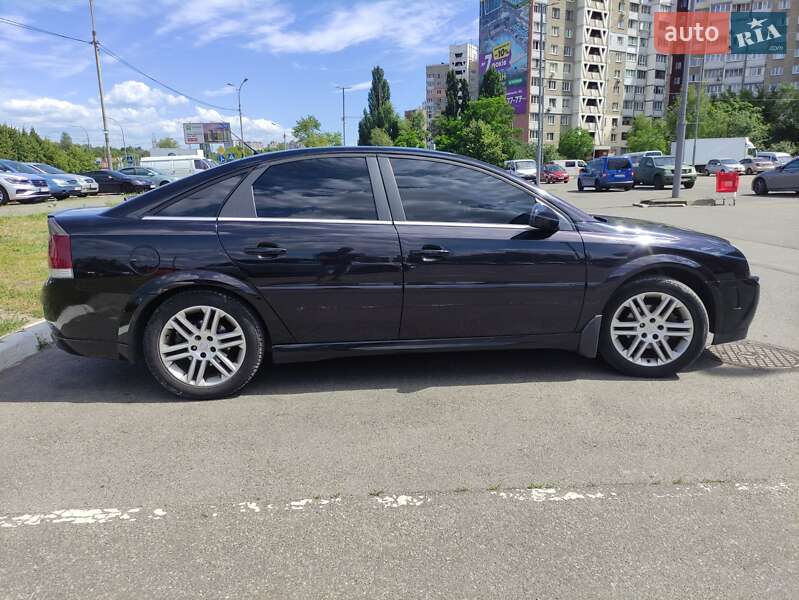 Лифтбек Opel Vectra 2003 в 