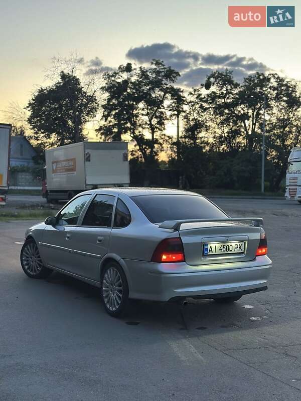 Седан Opel Vectra 1999 в Киеве