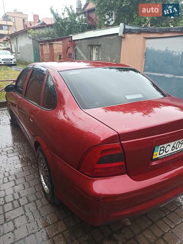 Седан Opel Vectra 1997 в Самборе